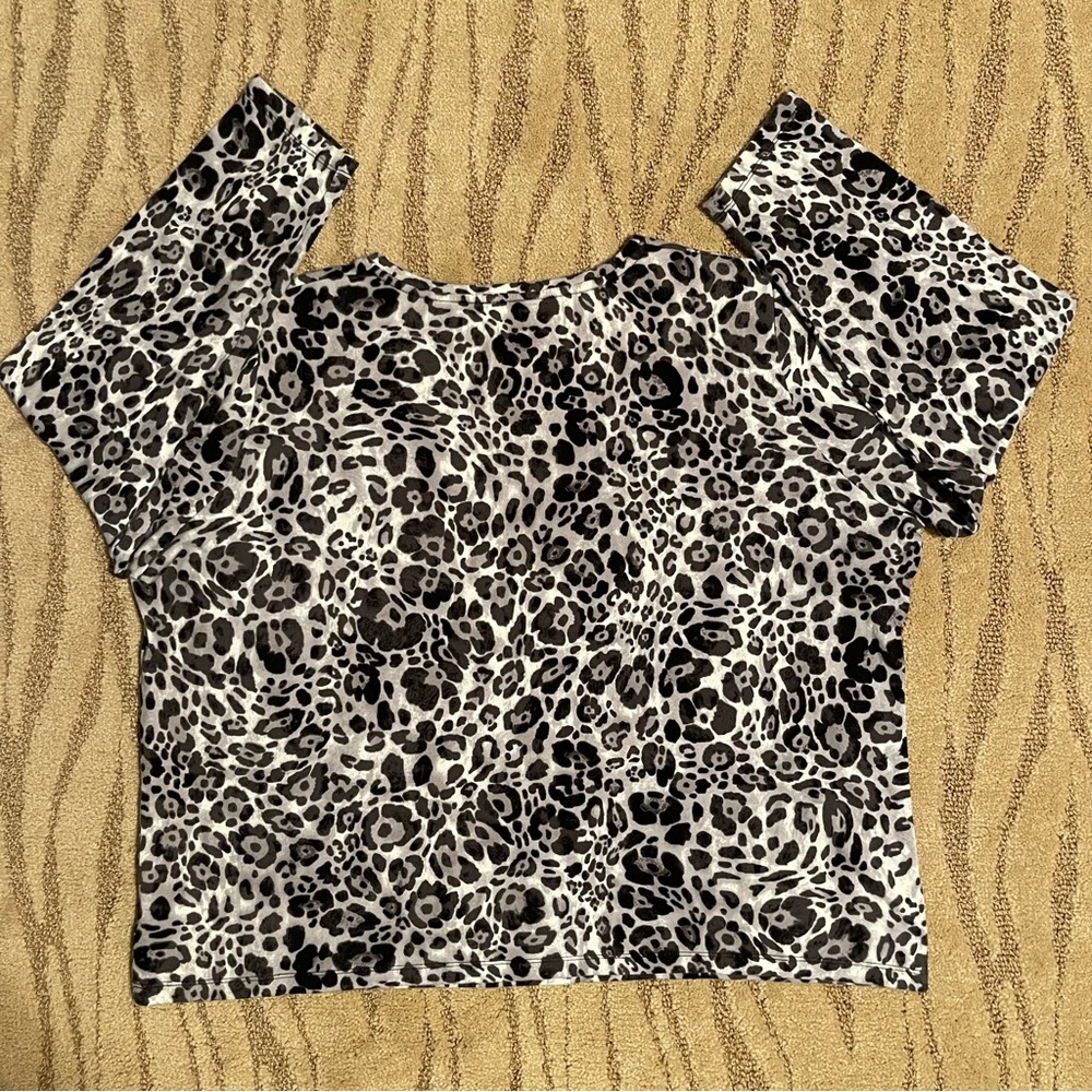 Jones New York Signature Woman, Black, Gray, & White Animal Print, Top, 2X